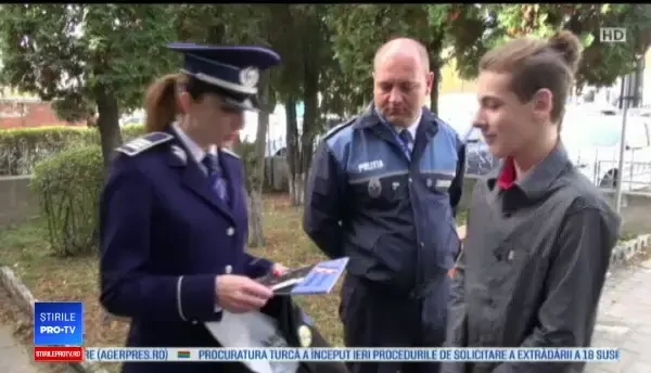Adolescent de 14 ani, polițist pentru o zi în Bacău: Am vrut să învăț chestii diferite