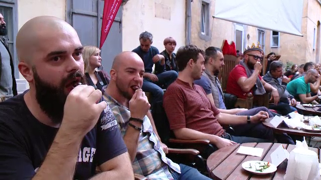 Concurs de mâncat ardei iute, la Timișoara. Cum a fost răsplătit câștigătorul