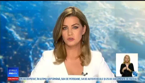 O șoferiță cu BMW a avariat 3 mașini și a lovit un stâlp de iluminat în Capitală