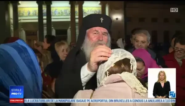 Coadă la moaştele Sfântului Dimitrie cel Nou. Am venit bolnavă, acum merg pe picioarele mele