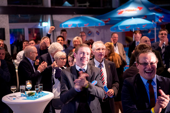 Lovitură pentru Angela Merkel în alegerile regionale. Social-democraţii ameninţă să părăsească guvernarea