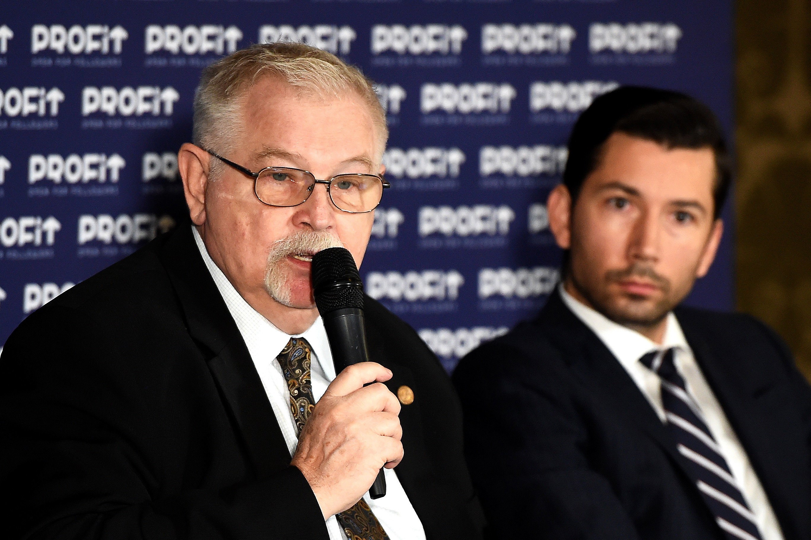 Ministrul Energiei şi-a luat maşină electrică, dar nu a putut merge cu ea la Constanţa