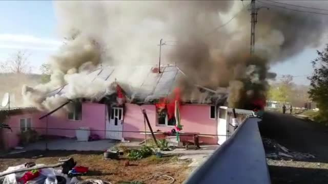 Un sat întreg era să ardă din cauza unui frigider vechi. Reacţia localnicilor