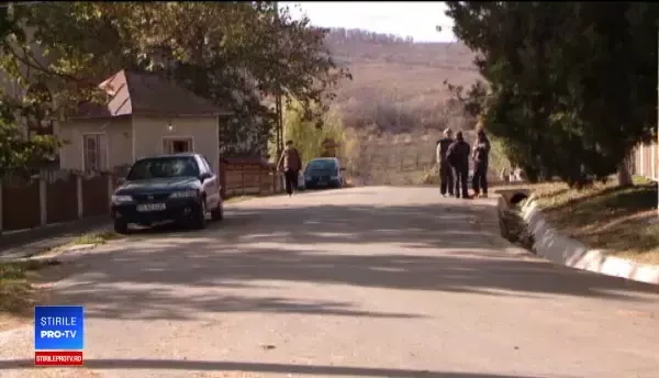 În 2 apartamente de bloc din România stau, cu acte, mii de moldoveni. Primarii le-au făcut secţie de vot