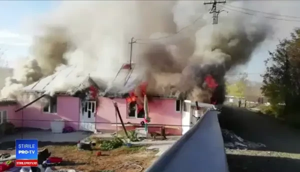 Un sat întreg era să ardă din cauza unui frigider vechi. Reacţia localnicilor