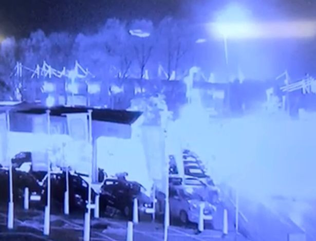 Momentul șocant în care elicopterul patronului de la Leicester City se prăbușește. VIDEO