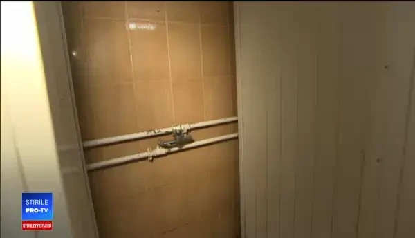3 dușuri la 80 de persoane. Căminele insalubre în care sunt cazați studenții bucureșteni