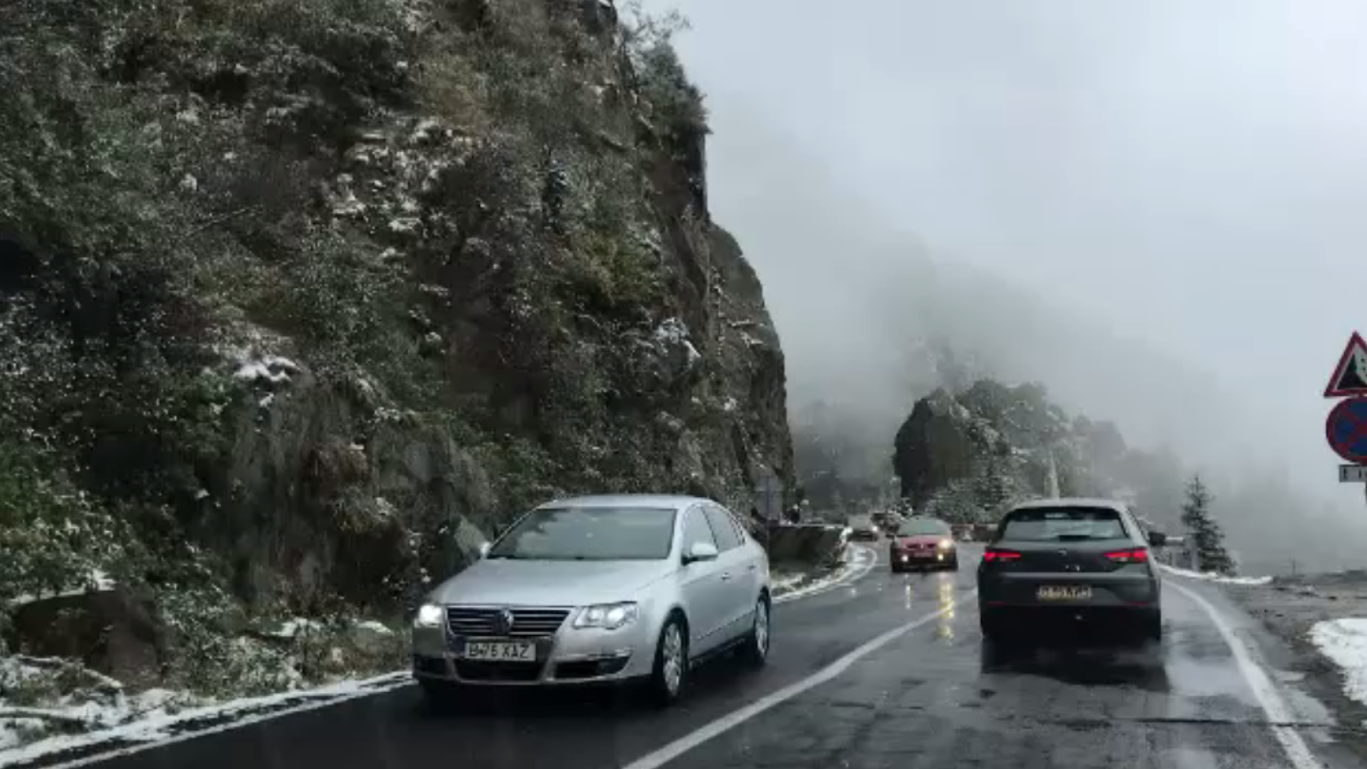 Avalanșe pe Transfăgărășan. Trafic blocat între Cârtișoara și Bâlea Cascadă