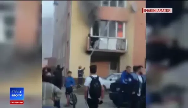 Un bloc din Timișoara, izolat cu polistiren, a luat foc. Ce au văzut locatarii înainte de incendiu