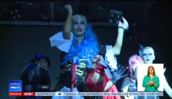 Cluburile din București, pline de tineri care au sărbătorit Halloween-ul. Cu ce costume au defilat