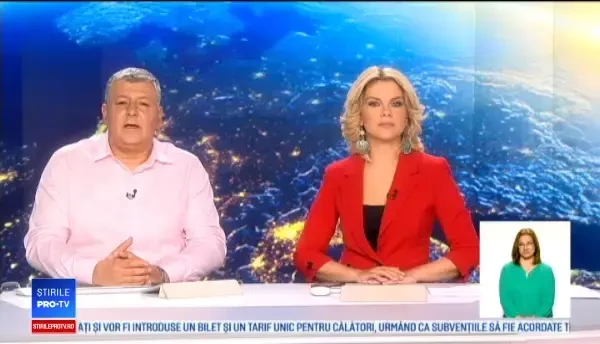 Doi urși filmați în timp ce scotocesc prin gunoaie, în Sinaia. Ce au făcut după ce și-au terminat ”treaba”