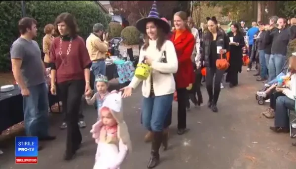 Sărbătoarea de Halloween, celebrată cum cere tradiția în SUA. Ce costume au fost la modă