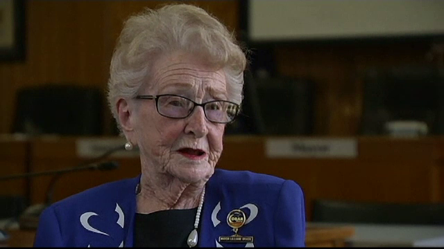 Primărița unui oraș din Australia are 87 de ani și candidează în continuare. Sfatul ei pentru politicieni