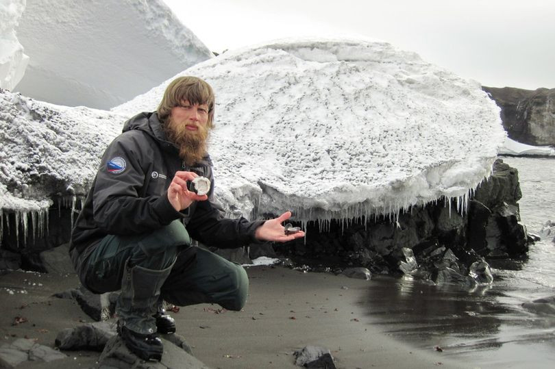 Un cercetător rus și-a înjunghiat colegul din cauza unui gest banal