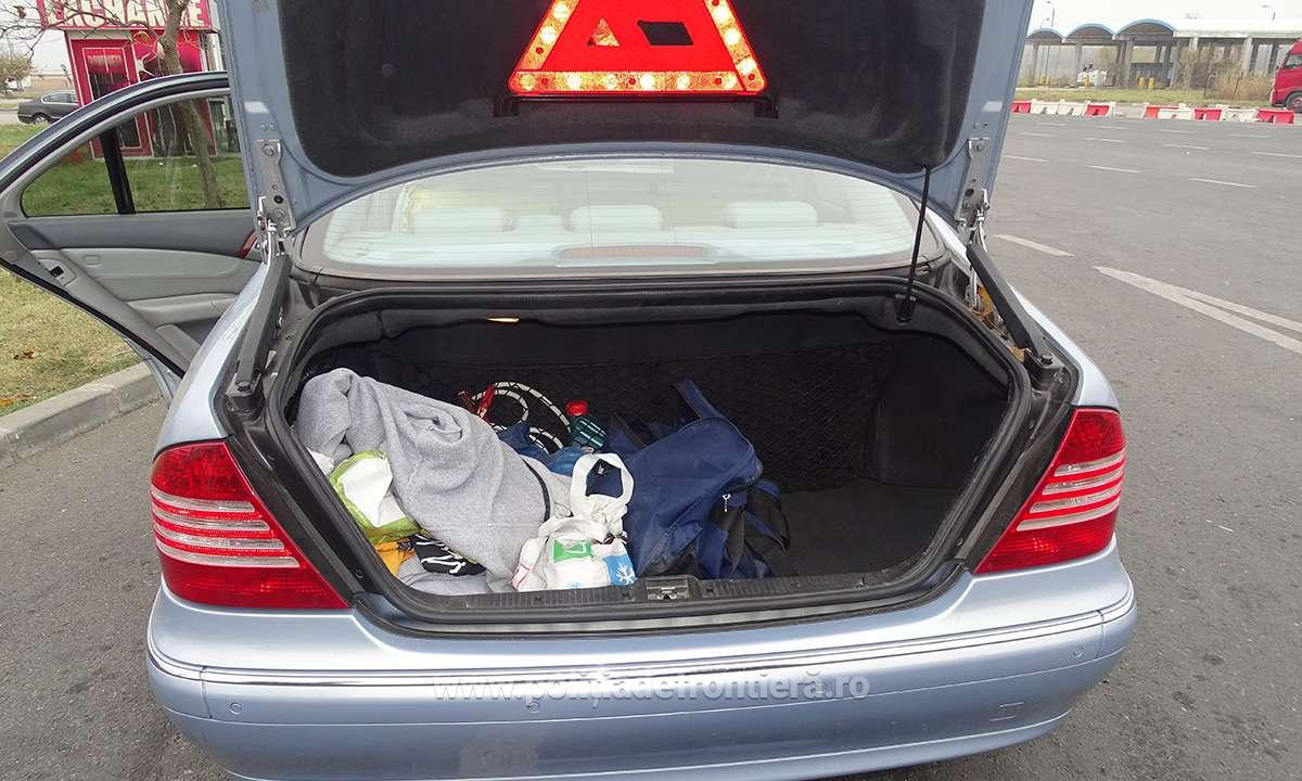 Descoperire ireală în portbagajul unui Mercedes cu numere de Bulgaria