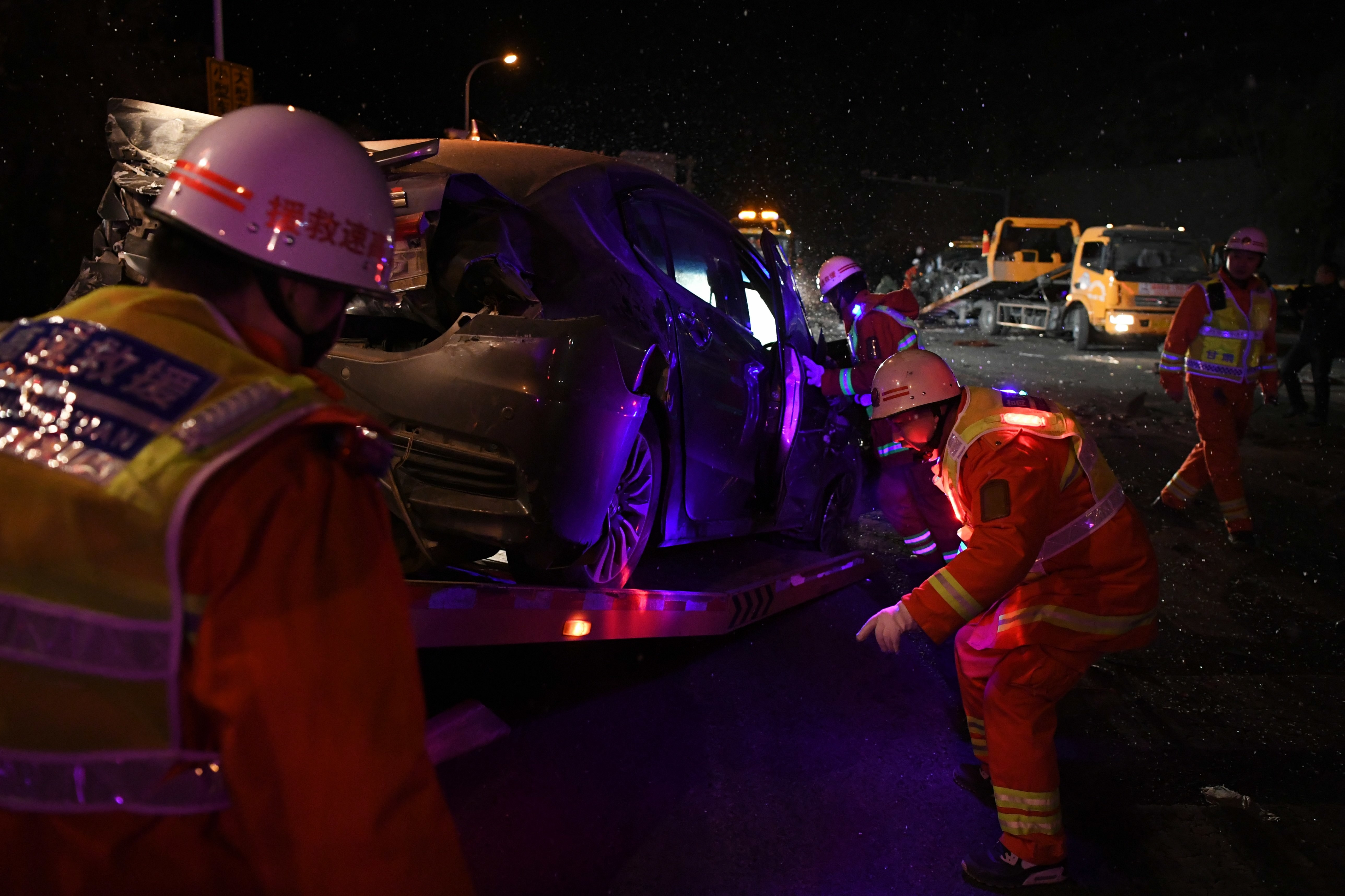 Accident cu zeci de mașini, pe o autostradă. Sunt cel puțin 14 morți și 27 de răniți. VIDEO