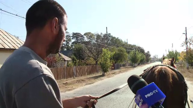 Orașul din România în care se circulă cu căruța: „Ca în Evul Mediu”