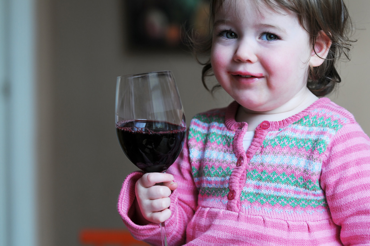 Gestul făcut de o mamă cu bebelușului ei, caracterizat drept "absolut dezgustător". VIDEO