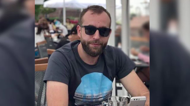 Vecinii polițistului care și-a ucis fiul, în stare de șoc: „S-a scurtcircuitat, că i-a iubit prea mult”