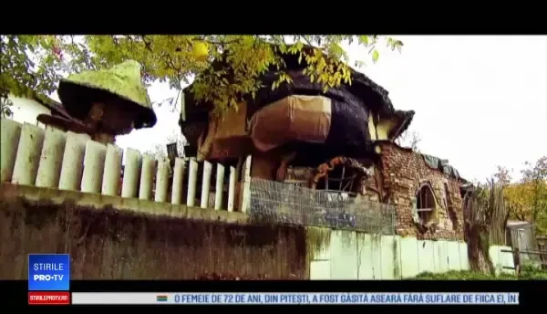 Un german și-a construit o casă de hobbit. Primăria vrea să i-o demoleze