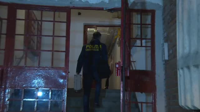 O femeie a murit arsă de vie cu fiul ei în casă. Ce făcea tânărul când ea agoniza