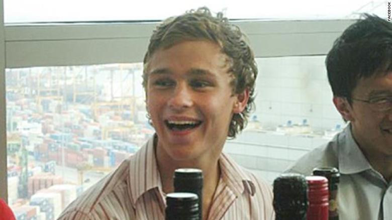 A murit după ce a mâncat un melc în urma unui pariu sinistru. Ultimele cuvinte ale tânărului