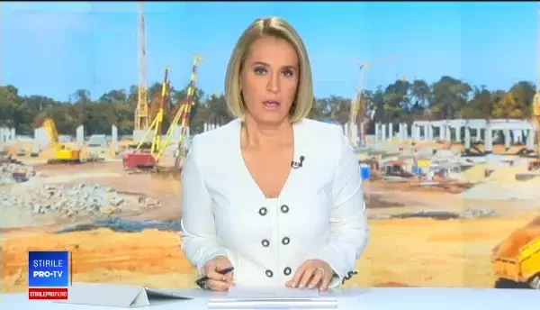 O macara s-a prăbușit peste o mașină în Cluj-Napoca. Greșeala unor muncitori