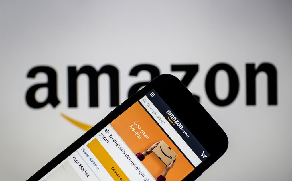 Femeile, discriminate de un sistem informatic dezvoltat de Amazon. Ce s-a descoperit