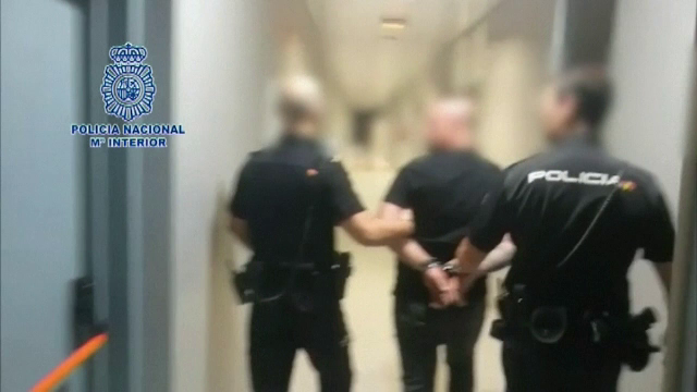 Patru români, arestați la Madrid pentru trafic de persoane. Ce le obligau pe victime să facă