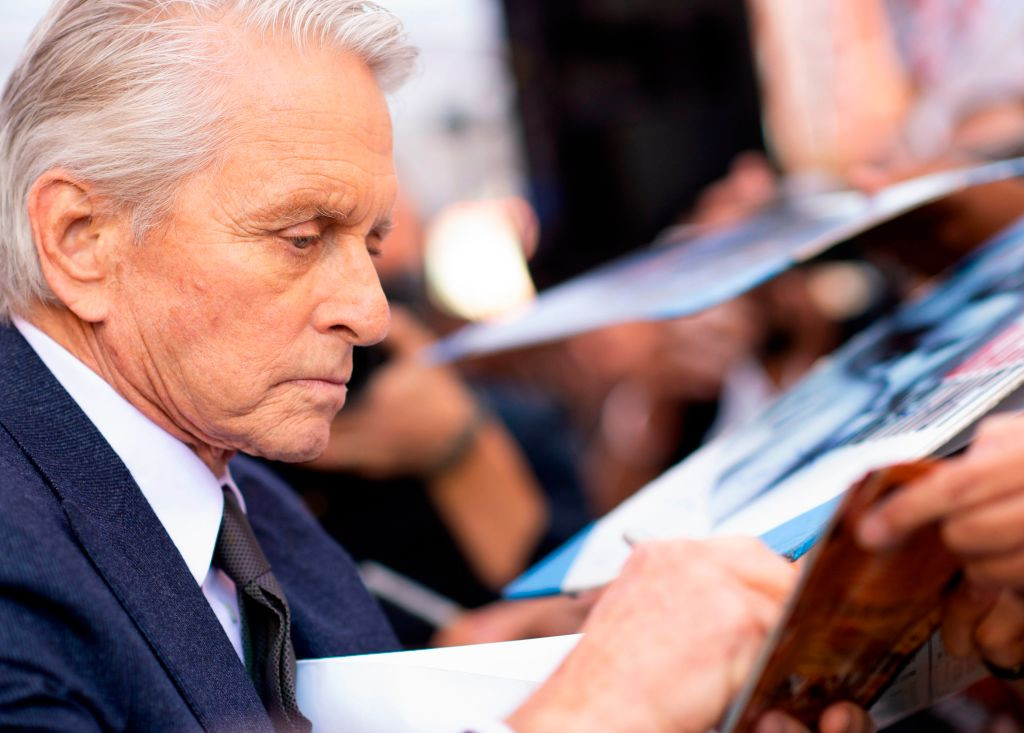 Michael Douglas a primit o stea pe Bulevardul Celebrităţilor de la Hollywood