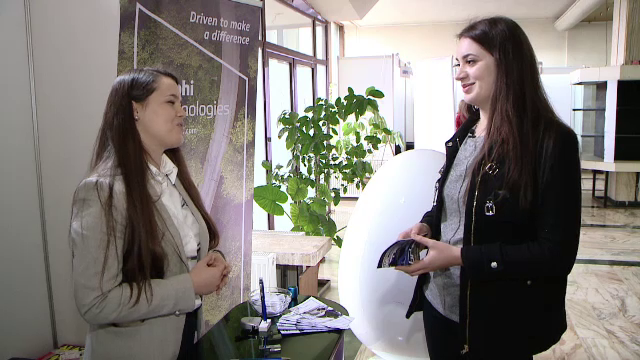 Studenții se plâng de modul în care îi tratează angajatorii. Reacțiile lor la un târg de joburi