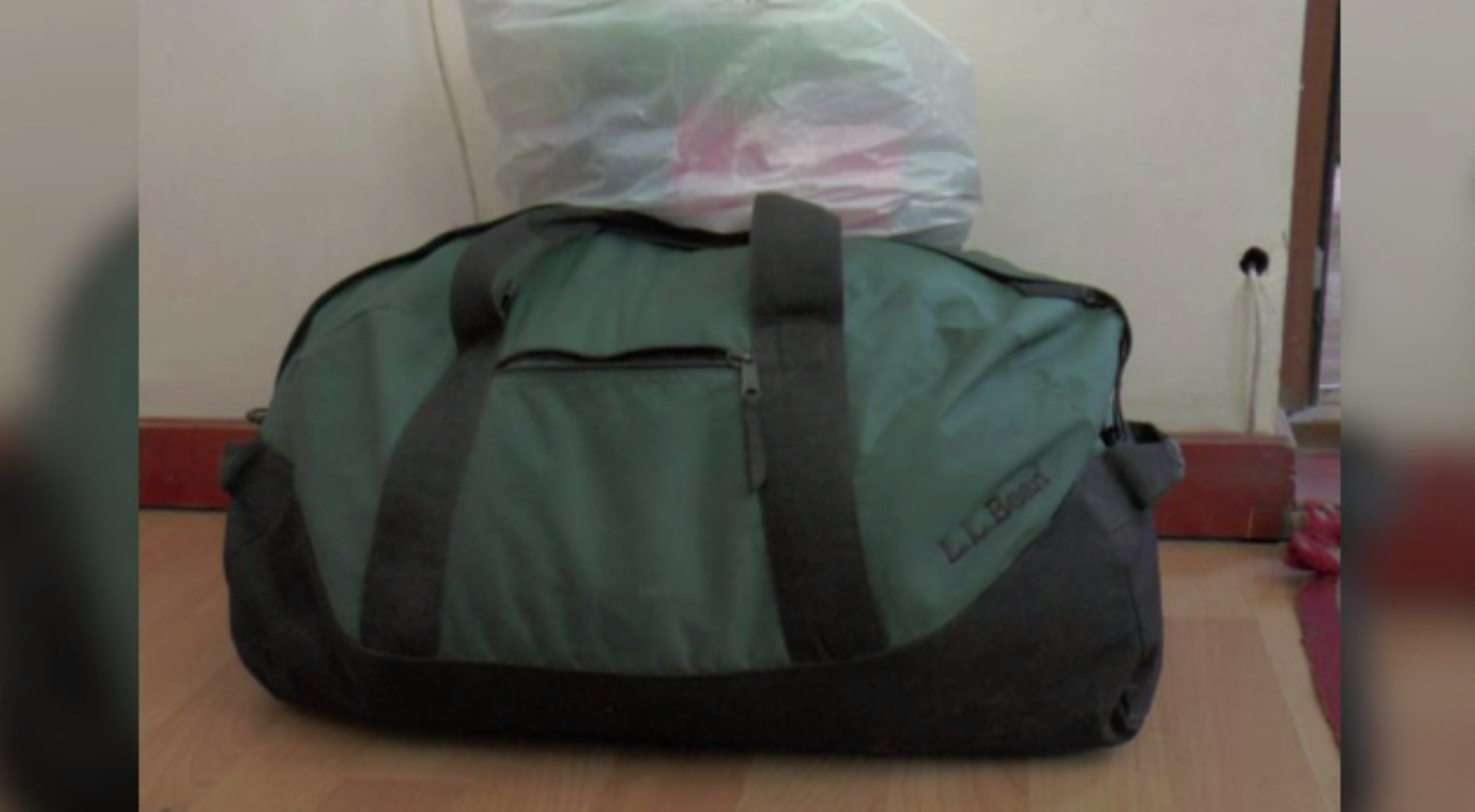 Și-a uitat bagajul cu o mică avere în el pe peronul gării din Pașcani. Ce a urmat