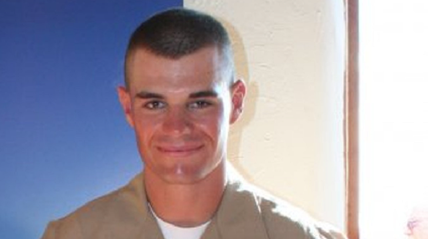 Primele imagini cu pușcașul marin care a ucis 12 tineri într-un bar la Los Angeles. Cine era David Long