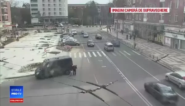 Scene de cascadorii râsului în Galați. Momentul în care 5 maşini s-au lovit unele de altele