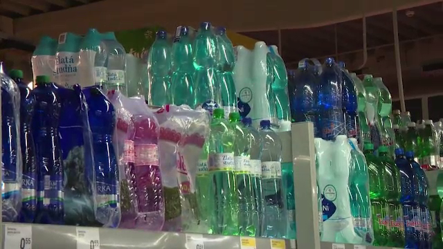 Slovacia introduce taxa pe plastic, însă cu posibilitatea de a recupera banii plătiți