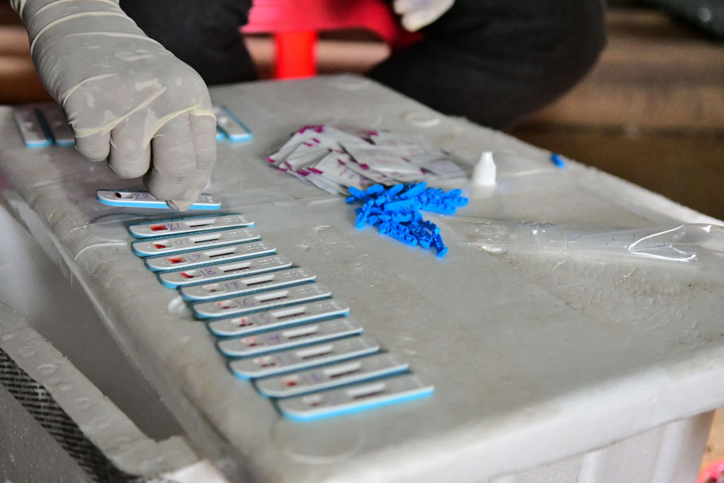 Un soldat a violat și infectat cu HIV 70 de adolescenți