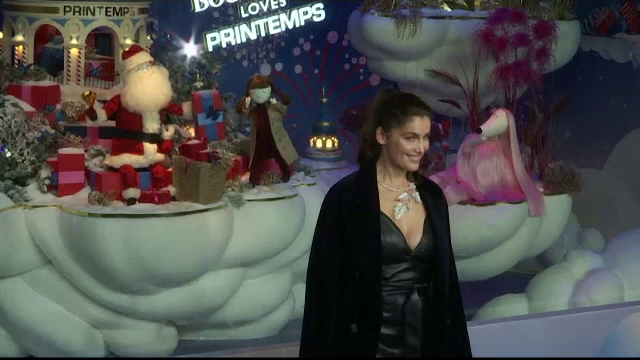 O actriță celebră va inaugura vitrina de Crăciun a unui faimos magazin parizian