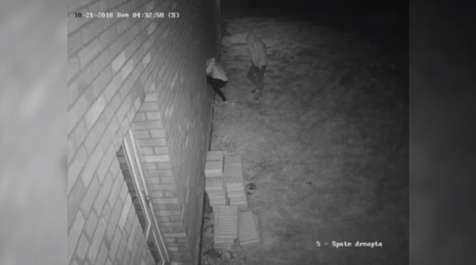 Proprietarii unei case din Sibiu, terorizați de hoții care le dau târcoale. ”Vindem tot ce am făcut”