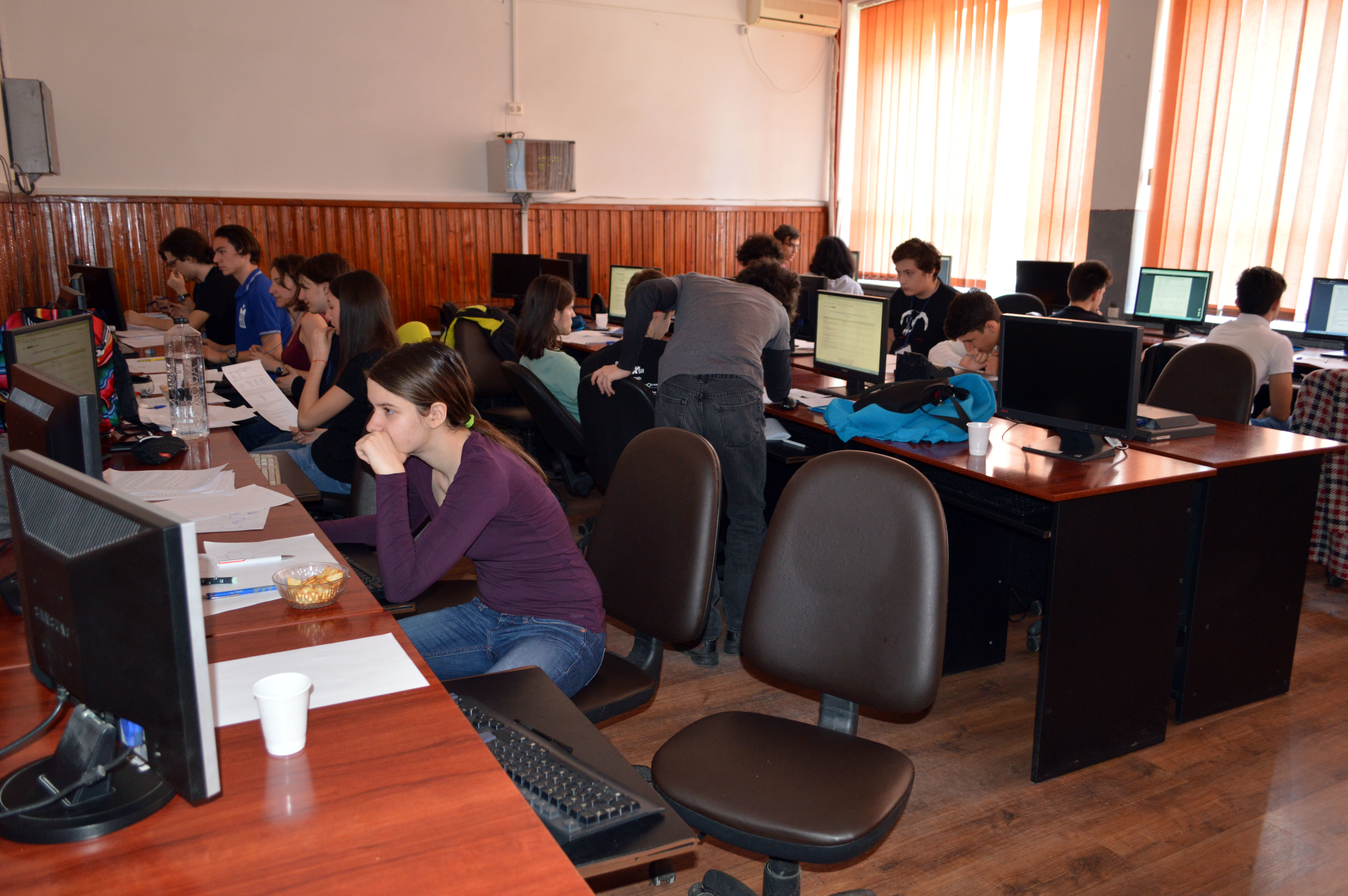 Un liceu din România, printre laureaţii premiilor de excelenţă în domeniul educaţiei