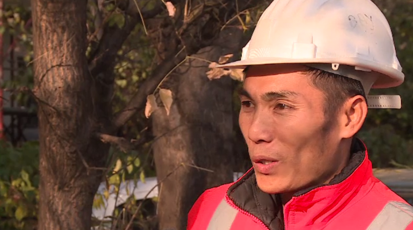 Ce spune un vietnamez despre salariul primit în România pentru munca pe care o depune pe șantier