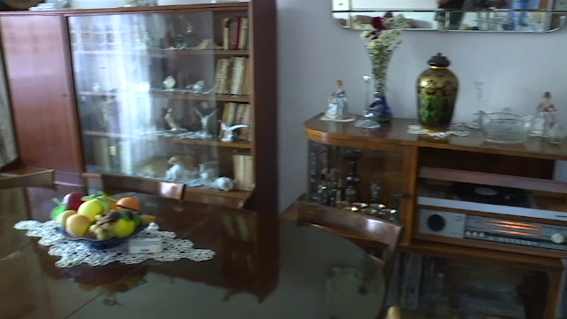 Apartament al bunicilor transformat în muzeu al comunismului. Cât plătesc străinii să-l viziteze