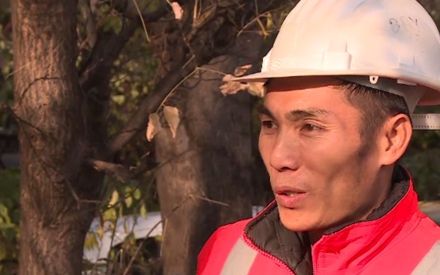 Ce spune un vietnamez despre salariul primit în România pentru munca pe care o depune pe șantier