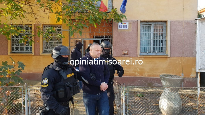 A fost prins bărbatul din Timiș care a furat peste 1 milion de euro dintr-o casă. Ce a mai făcut Adrian