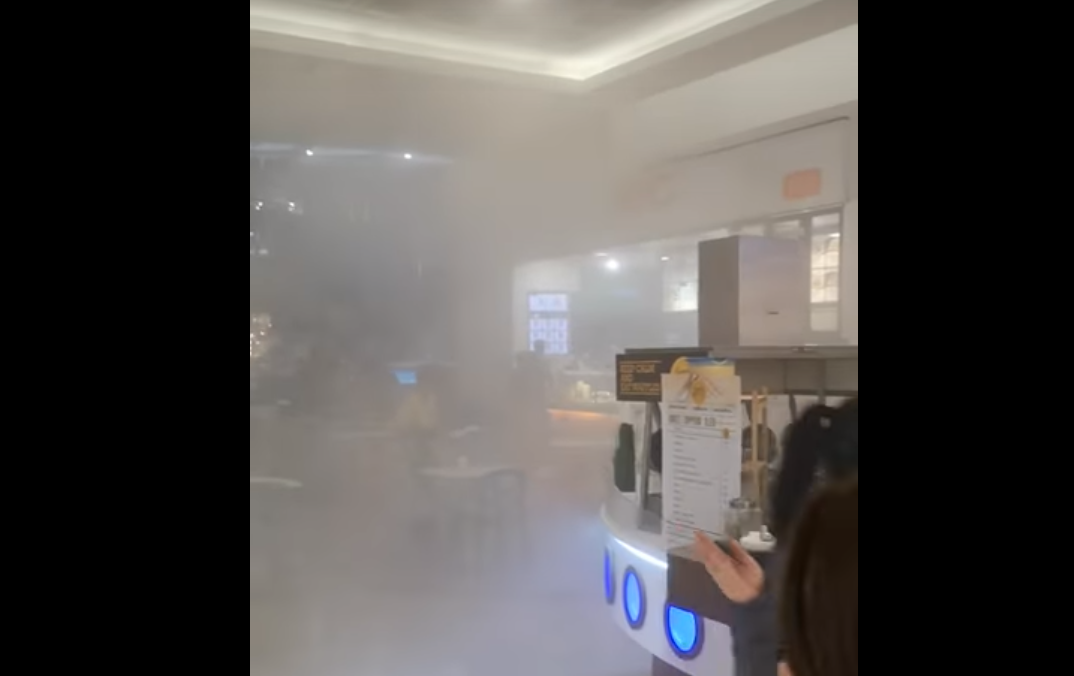 Incendiu la mall-ul Afi Cotroceni din Capitală, cu degajări majore de fum. VIDEO
