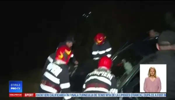 Accident la ieșirea dintr-o benzinărie. Vizibilitatea redusă a provocat impactul