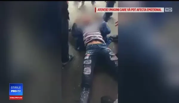 FILMUL atacului cu 10 răniți din Brăila. Autorul ar fi vrut să intre cu mașina în mall. Relatările martorilor