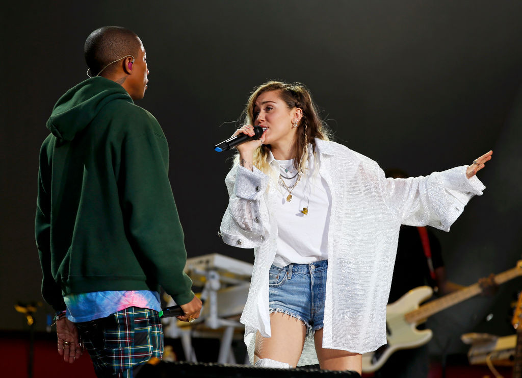 Miley Cyrus, ”devastată” după ce locuinţa sa a fost distrusă de incendiile din California