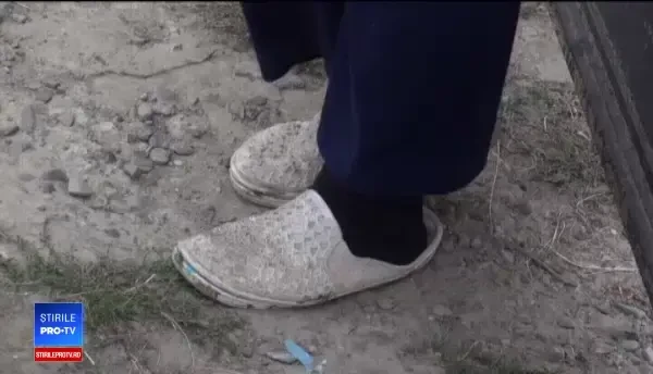 Bătrână violată de un bărbat care venea de la cârciumă. "Tanti, dă drumu' la uşă"