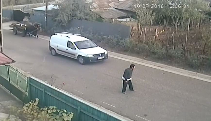 Reacțiile străinilor la un clip surprins în Vaslui: ”Nu e de mirare că Borat s-a filmat în România”