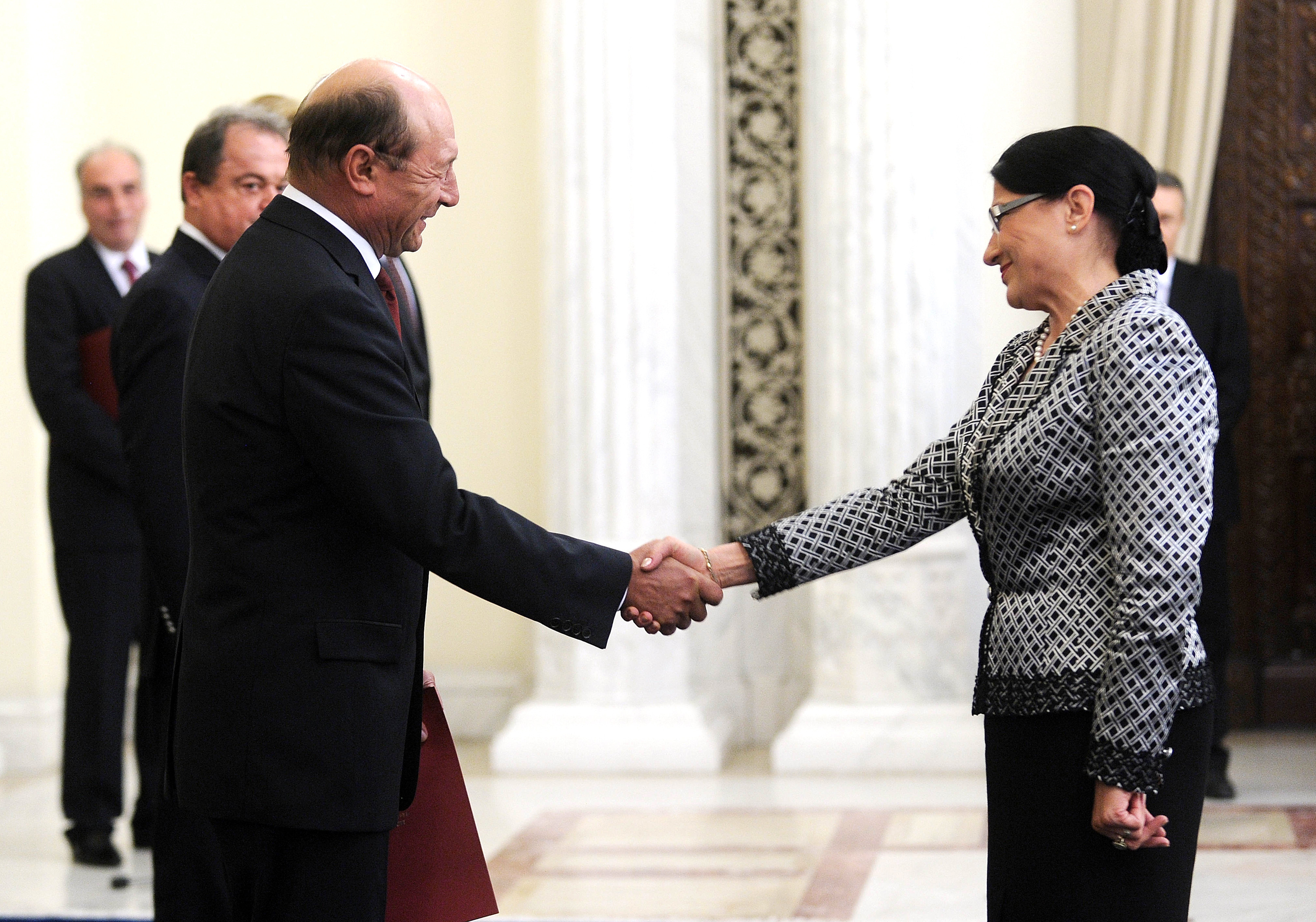 Traian Băsescu: ”Ecaterina Andronescu, blestemul sistemului de educaţie românesc, revine în Guvern”